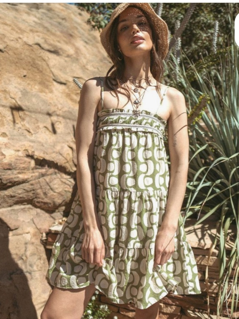 ILLA ILLA Green & Cream Printed Mini Dress Strappy‎ Cutout Back Size Medium